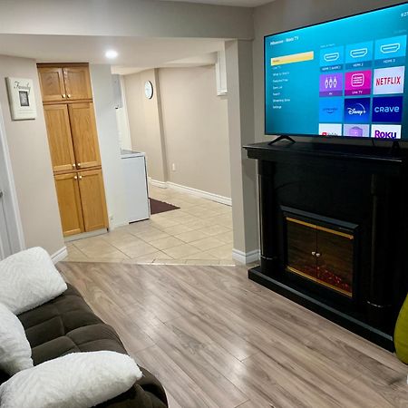 1 Room In A Cozy And Beautiful Basement Γκελφ Εξωτερικό φωτογραφία