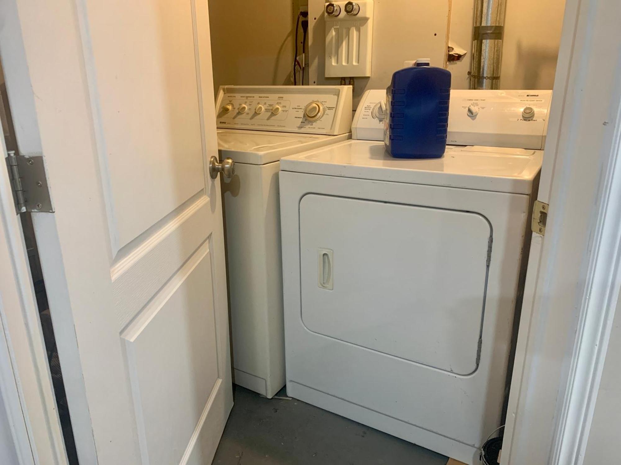 1 Room In A Cozy And Beautiful Basement Γκελφ Εξωτερικό φωτογραφία
