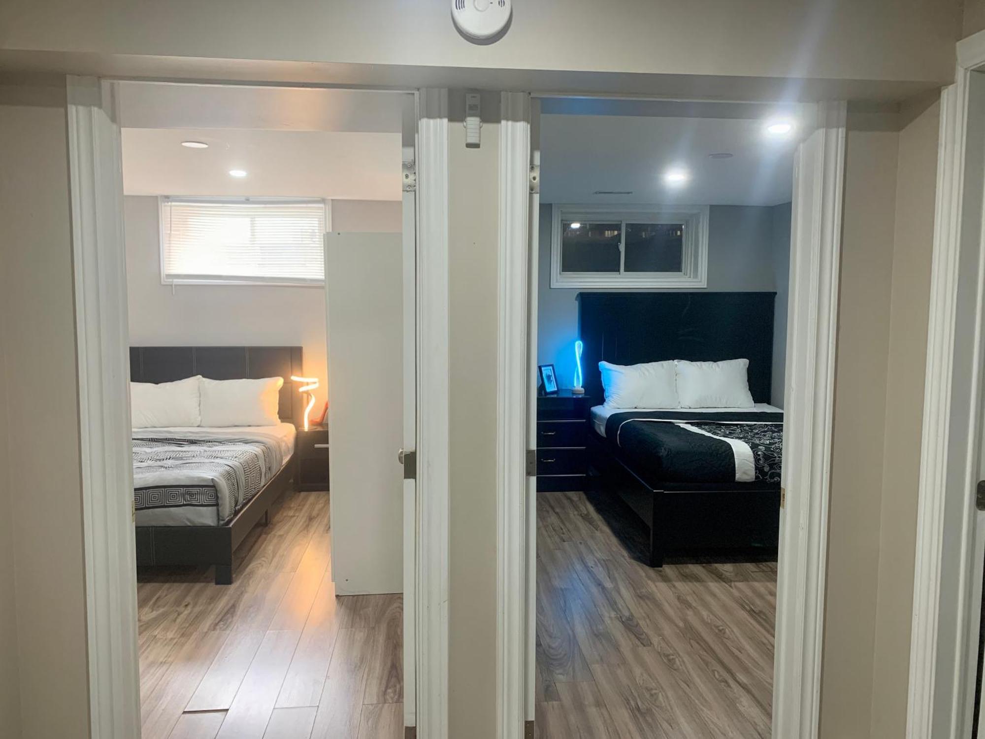 1 Room In A Cozy And Beautiful Basement Γκελφ Εξωτερικό φωτογραφία